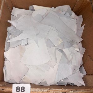 Lote de Retazos de Cuero en Varios Tonos para Artesanos - imagen 2