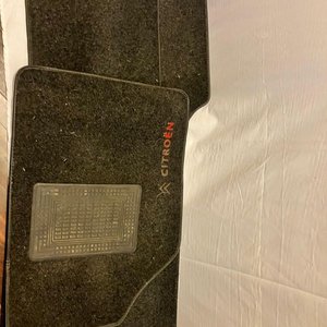 Juego de Alfombras para Auto Citroën Originales Oscuras - imagen 3