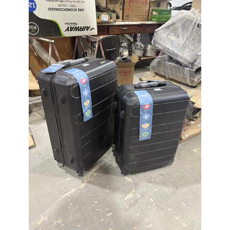 Lote anterior: Dos valijas de equipaje con detalles, en venta a la vista