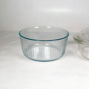 Fuente de Vidrio con Tapa y Asas y Ensaladera - imagen 3