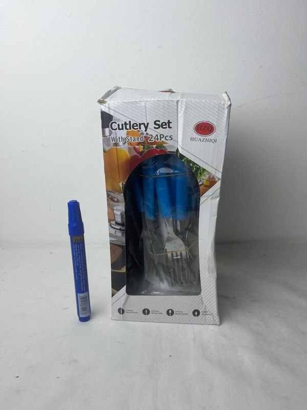 Lote siguiente: Juego de cubiertas para mesa