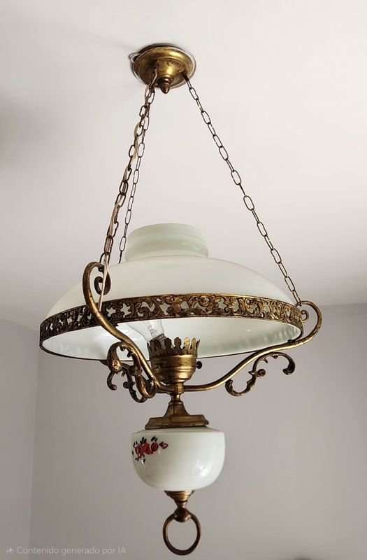 Lámpara Colgante Estilo Farol con Detalle Floral