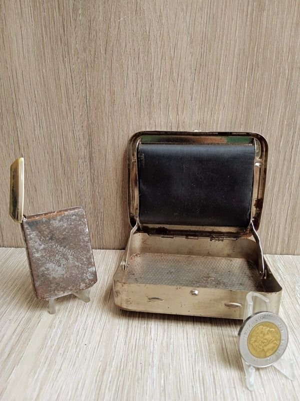 Máquina de Armar Cigarrillos y Fosforerera en Metal Publicidad Whisky Glenturret - imagen 2
