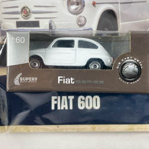 Dos Autos a Escala 1/60: Fiat 600 y Mercedes Benz 300 S - imagen 2