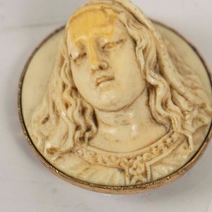 Talla Antigua de Marfil Europeo: Virgen María - imagen 2