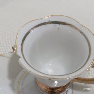 Juego de Café Blanco con Detalles Dorados y Tetera Decorativa Bola de Nieve - imagen 6