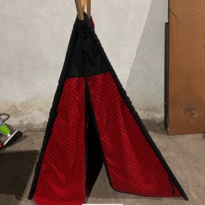 Carpa Infantil Tipo Indio con Diseño de Lunares Rojos y Negros - imagen 4