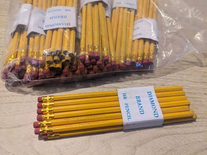 Lápices escolares y corchetes de goma - imagen 2