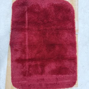 Alfombra Suave Rectangular Pelo Largo Color Rojo Vino 138x97cm - imagen 5