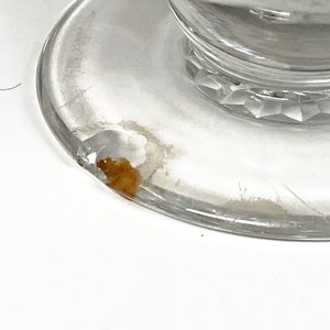 Centro de Cristal Tallado y Pocillos con Platillos de Porcelana con Diseño de Ave - imagen 5