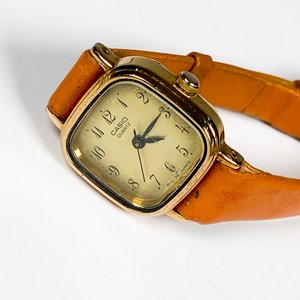 Dos Relojes de Pulsera para Dama: Casio y Cadena con Pulsera Metálica - imagen 3