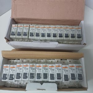 Caja con 12 Disyuntores Térmicos Unipolares TQC BH17 de 16 Amp - imagen 3