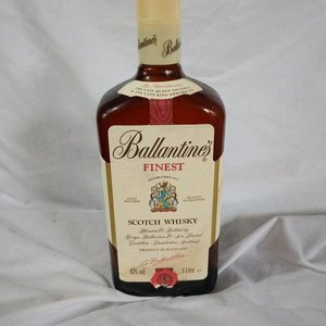 Lote siguiente: Botella de Whisky Ballantine's Finest 3 Litros