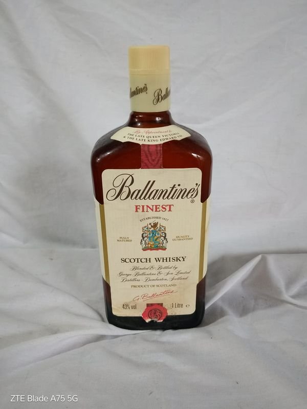 Botella de Whisky Ballantine's Finest 3 Litros