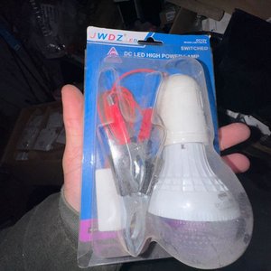 Lámpara LED 12V con Pinzas para Batería - imagen 1