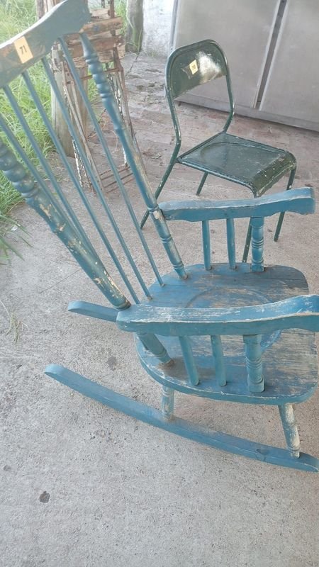 Silla mecedora antigua para restaurar - imagen 2