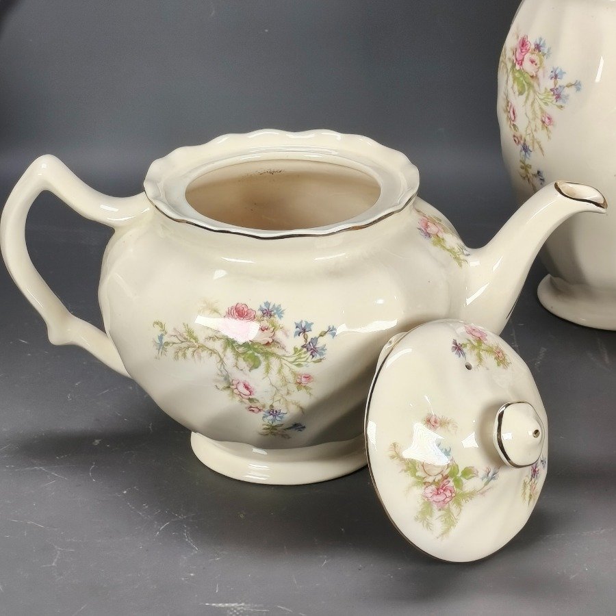 Servicio de té y café, platos de porcelana y accesorios - imagen 9