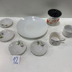 Yerbera, Plato Blanco, 4 Platillos y 2 Tazas con Diseño Floral - imagen 2