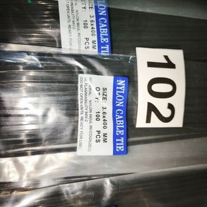 Set de 100 Precintos Negros de Nylon de 40 cm - imagen 3