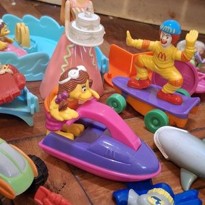 Colección de Juguetes de McDonald's y Personajes Varios - imagen 4
