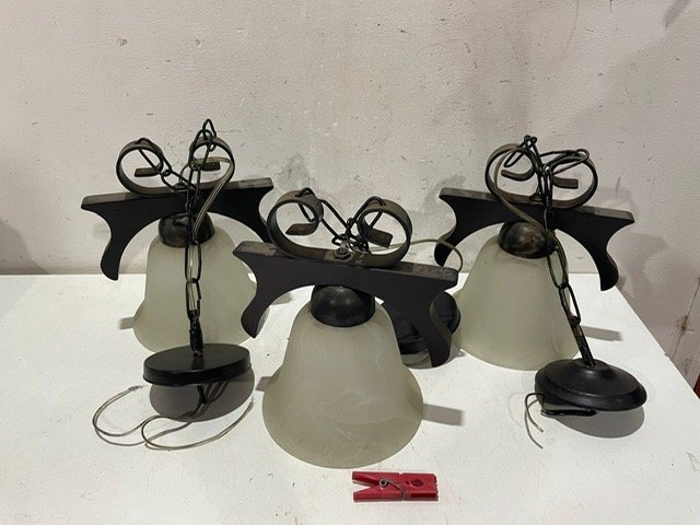 Item 27996 - Image 0