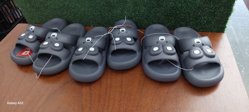 Lote siguiente: Zapatos de Playa con Estilo