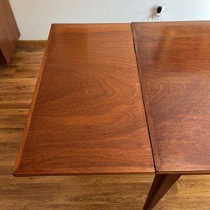Juego de Comedor de Madera: Mesa Extensible y 6 Sillas Tapizadas - imagen 10