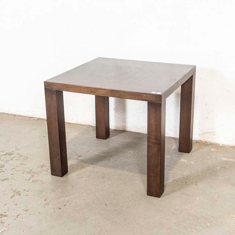 Lote anterior: Mesa de living de madera con detalles en el lustre