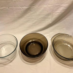 Lote anterior: Lote de tres fuentes y bowls de vidrio
