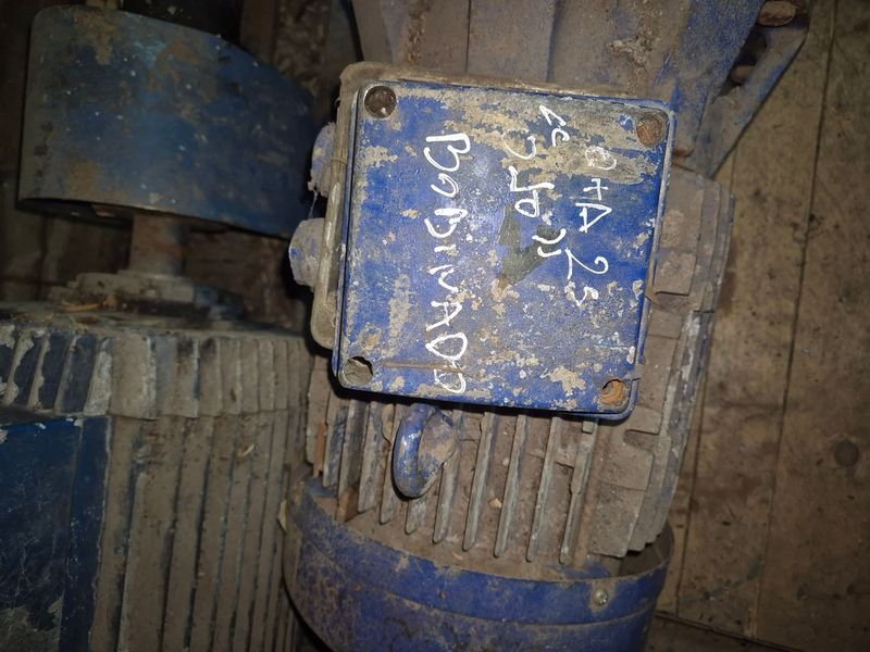 Bombas eléctricas usadas en mal estado - imagen 4