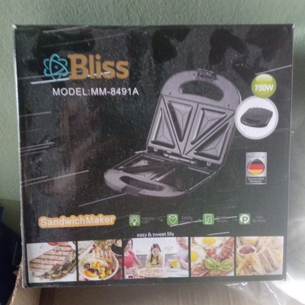 Sandwichera Eléctrica Bliss MM-8491A 750W