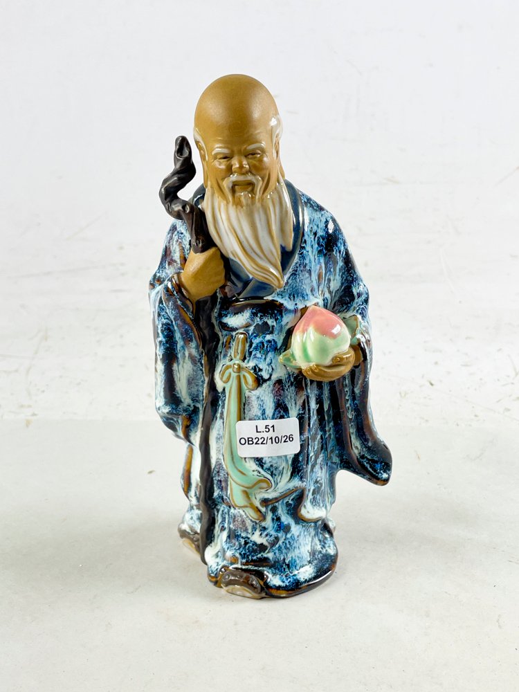 Figura Oriental de Ceramica con Melocoton y Baston, 21 cm