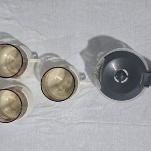 Juego de 3 Tazas de Vidrio con "Café" y Cafetera Transparente - imagen 4