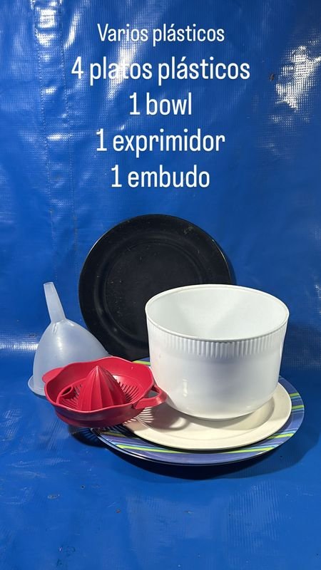 VARIOS PLÁSTICOS - Colección de artículos plásticos - imagen 1