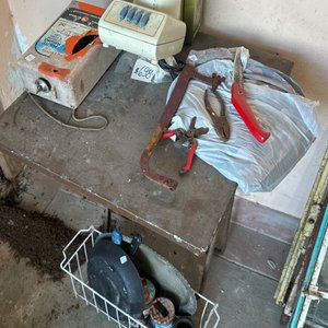 Lote siguiente: Mesa de Herramientas y Accesorios Varios