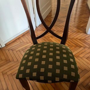 Lote anterior: Juego de 6 Sillas de Madera Tapizadas Estilo Clásico