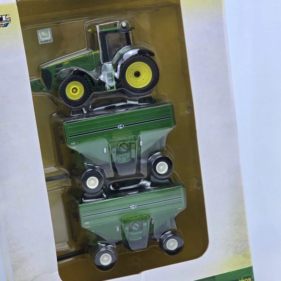 John Deere 8130 Tractor en Escala 1:64 - imagen 2