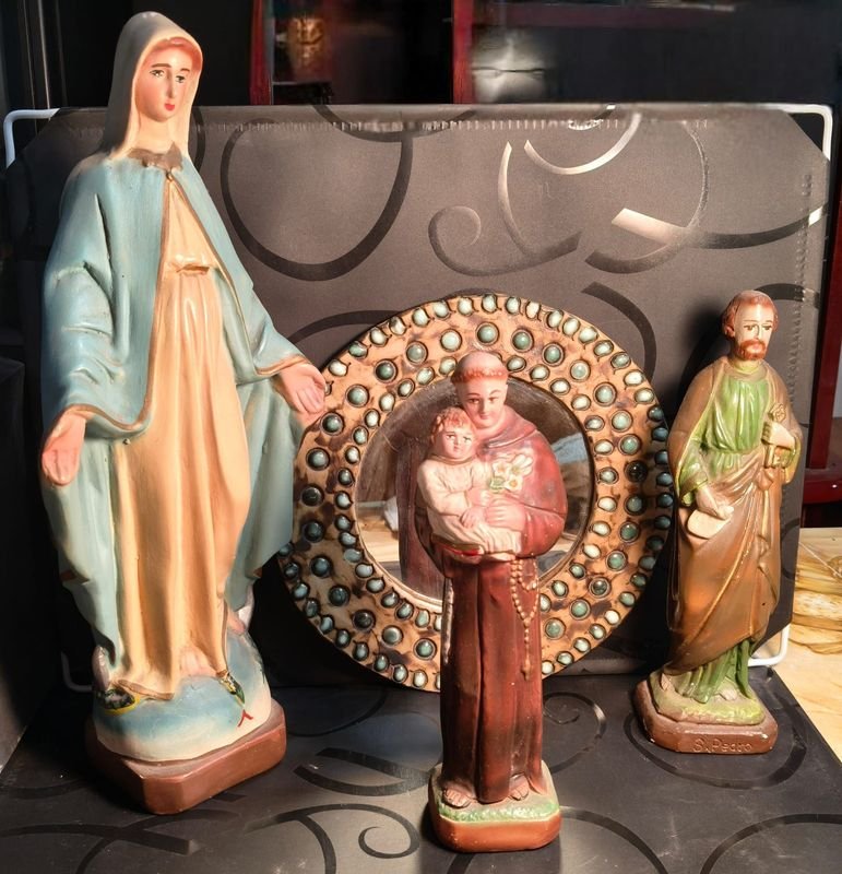 Figuras Religiosas: Virgen María, San Antonio y San Pancracio
