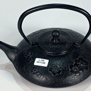 Tetera de Hierro Fundido Negra con Decoración Floral y Colador - imagen 2