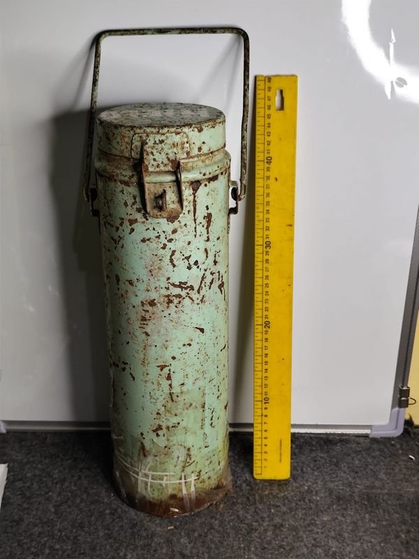 Antiguo Tarro Metálico para Inseminación con Tapa de Corcho