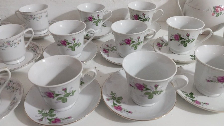 Juego de café vintage de porcelana con patrón floral - imagen 5