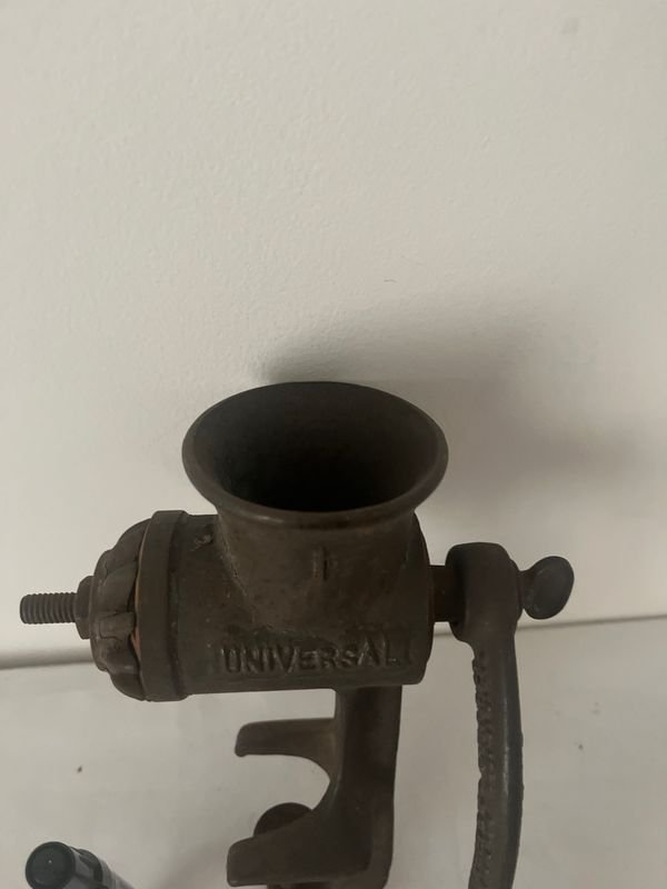 Molino de granos Universal en buen estado - imagen 2