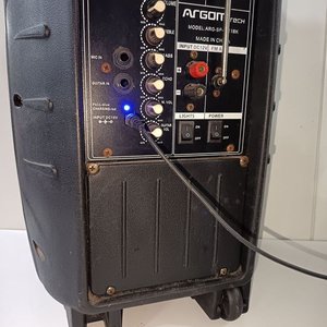 Parlante Amplificado Portátil con Ruedas y Manija - imagen 4