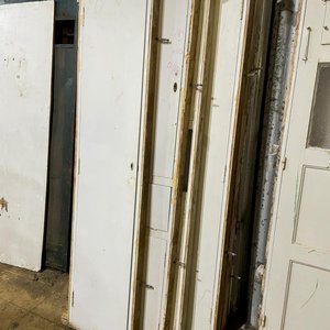 Lote siguiente: Cinco Frentes de Placard de Madera para Embutir