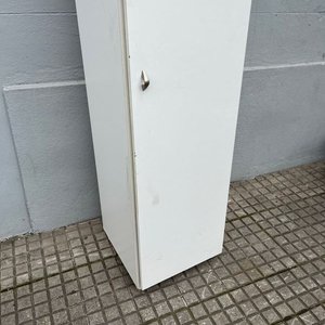 Panelero Blanco de MDF con Puerta y Reparticiones Interiores - imagen 3