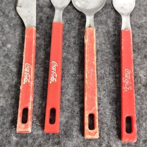 Juego de 4 cubiertos Coca-Cola con cabo de plástico - imagen 2