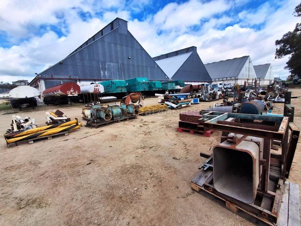 Lote de Maquinaria y Equipamiento Industrial