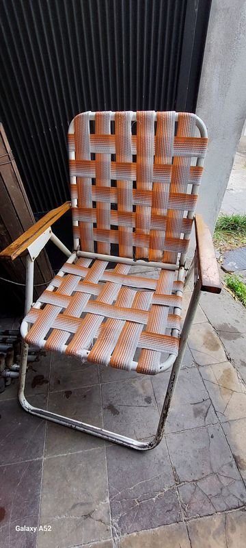 Silla de playa vintage con estructura de madera y asientos tejidos - imagen 3