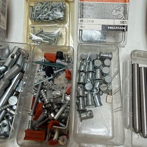 Lote de Tornillería, Clavos, Mensulas y Organizadores Plásticos - imagen 7