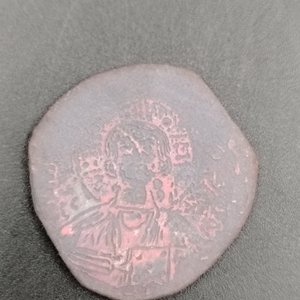 Moneda Antigua de Cobre con Imagen Religiosa y Billetes Uruguayos - imagen 3